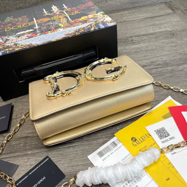 Dolce & Gabbana [C1M4F-091243] CELINE CHANEL ACCESSORIES LOEWE SHOES LOUIS VUITTON DIRO YSL OTHER BRAND HANDBAGS BALENCIAGA BOTTEGA VENETA GOYARD HERMES BURBERRY VALENTINO GUCCI FENDI MIUMIU CHLOE PRADA BVLGARI SUITCASE NEW ARRIVAL 