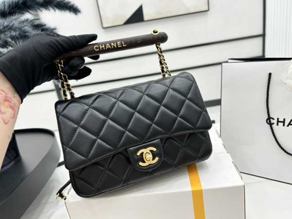 CL SMALL FLAP BAG WITH TOP HANDLE [C1M4A-093121] CELINE CHANEL ACCESSORIES LOEWE SHOES LOUIS VUITTON DIRO YSL OTHER BRAND HANDBAGS BALENCIAGA BOTTEGA VENETA GOYARD HERMES BURBERRY VALENTINO GUCCI FENDI MIUMIU CHLOE PRADA BVLGARI SUITCASE NEW ARRIVAL 