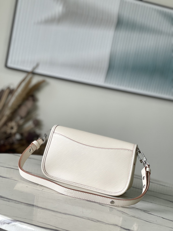 (image for) LOUIS VUITTON BUCI