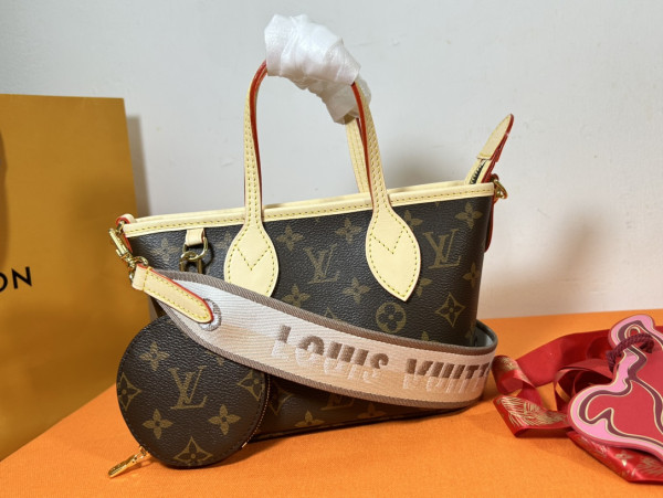 LOUIS VUITTON NEVERFULL BB [C1M6W-072605] CELINE CHANEL ACCESSORIES LOEWE SHOES LOUIS VUITTON DIRO YSL OTHER BRAND HANDBAGS BALENCIAGA BOTTEGA VENETA GOYARD HERMES BURBERRY VALENTINO GUCCI FENDI MIUMIU CHLOE PRADA BVLGARI SUITCASE NEW ARRIVAL 