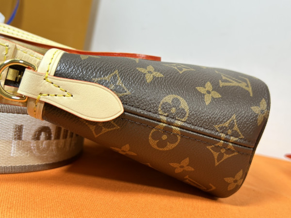 LOUIS VUITTON NEVERFULL BB [C1M6W-072605] CELINE CHANEL ACCESSORIES LOEWE SHOES LOUIS VUITTON DIRO YSL OTHER BRAND HANDBAGS BALENCIAGA BOTTEGA VENETA GOYARD HERMES BURBERRY VALENTINO GUCCI FENDI MIUMIU CHLOE PRADA BVLGARI SUITCASE NEW ARRIVAL 