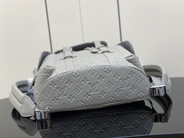LOUIS VUITTON CHRISTOPHER PM [C1M6Q-080804] CELINE CHANEL ACCESSORIES LOEWE SHOES LOUIS VUITTON DIRO YSL OTHER BRAND HANDBAGS BALENCIAGA BOTTEGA VENETA GOYARD HERMES BURBERRY VALENTINO GUCCI FENDI MIUMIU CHLOE PRADA BVLGARI SUITCASE NEW ARRIVAL 