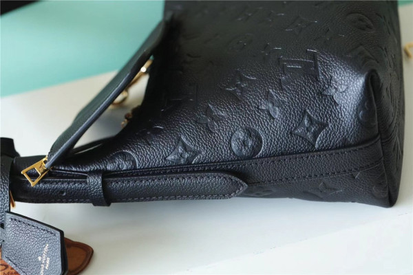 LOUIS VUITTON Sac Sport [M46610] CELINE CHANEL ACCESSORIES LOEWE SHOES LOUIS VUITTON DIRO YSL OTHER BRAND HANDBAGS BALENCIAGA BOTTEGA VENETA GOYARD HERMES BURBERRY VALENTINO GUCCI FENDI MIUMIU CHLOE PRADA BVLGARI SUITCASE NEW ARRIVAL 