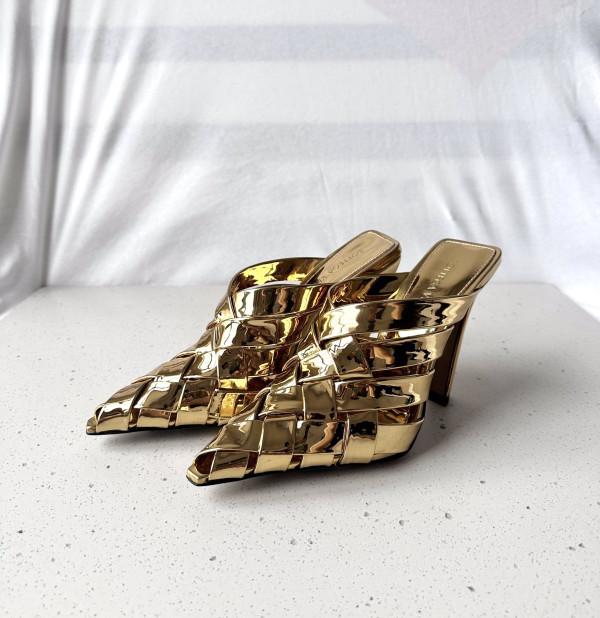 BOTTEGA VENETA Alfie Mule [C1M47-075236] CELINE CHANEL ACCESSORIES LOEWE SHOES LOUIS VUITTON DIRO YSL OTHER BRAND HANDBAGS BALENCIAGA BOTTEGA VENETA GOYARD HERMES BURBERRY VALENTINO GUCCI FENDI MIUMIU CHLOE PRADA BVLGARI SUITCASE NEW ARRIVAL 