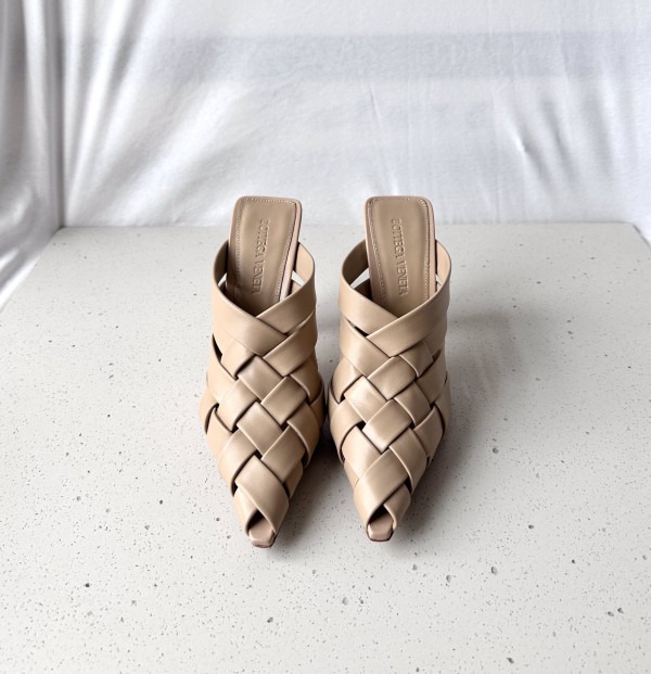 BOTTEGA VENETA Alfie Mule [C1M47-075234] CELINE CHANEL ACCESSORIES LOEWE SHOES LOUIS VUITTON DIRO YSL OTHER BRAND HANDBAGS BALENCIAGA BOTTEGA VENETA GOYARD HERMES BURBERRY VALENTINO GUCCI FENDI MIUMIU CHLOE PRADA BVLGARI SUITCASE NEW ARRIVAL 