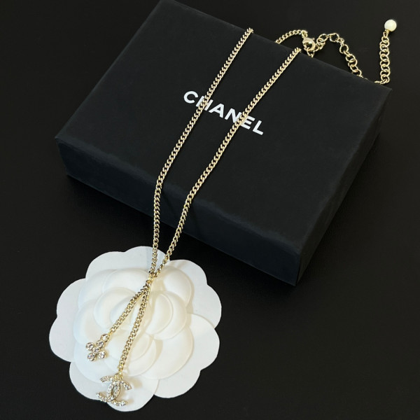 (image for) CL NECKLACE