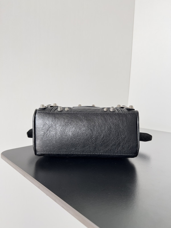 BALENCIAGA WOMEN'S LE CAGOLE MINI DUFFLE BAG IN BLACK [C1M42-070919] CELINE CHANEL ACCESSORIES LOEWE SHOES LOUIS VUITTON DIRO YSL OTHER BRAND HANDBAGS BALENCIAGA BOTTEGA VENETA GOYARD HERMES BURBERRY VALENTINO GUCCI FENDI MIUMIU CHLOE PRADA BVLGARI SUITCASE NEW ARRIVAL 