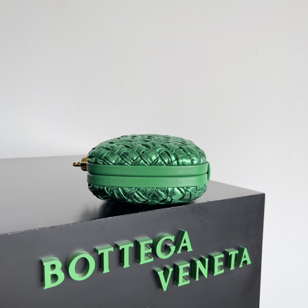 BOTTEGA VENETA Knot Minaudiere [C1M42-070118] CELINE CHANEL ACCESSORIES LOEWE SHOES LOUIS VUITTON DIRO YSL OTHER BRAND HANDBAGS BALENCIAGA BOTTEGA VENETA GOYARD HERMES BURBERRY VALENTINO GUCCI FENDI MIUMIU CHLOE PRADA BVLGARI SUITCASE NEW ARRIVAL 