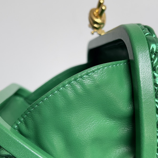 BOTTEGA VENETA Knot Minaudiere [C1M42-070118] CELINE CHANEL ACCESSORIES LOEWE SHOES LOUIS VUITTON DIRO YSL OTHER BRAND HANDBAGS BALENCIAGA BOTTEGA VENETA GOYARD HERMES BURBERRY VALENTINO GUCCI FENDI MIUMIU CHLOE PRADA BVLGARI SUITCASE NEW ARRIVAL 