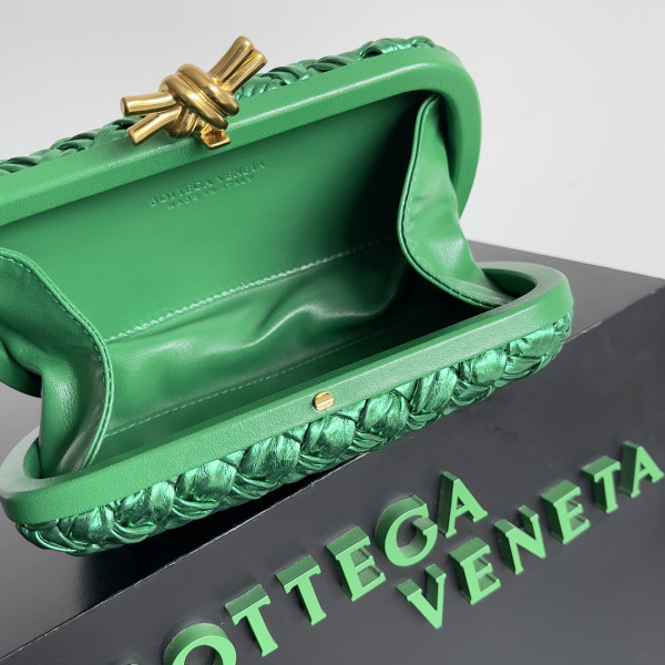 BOTTEGA VENETA Knot Minaudiere [C1M42-070118] CELINE CHANEL ACCESSORIES LOEWE SHOES LOUIS VUITTON DIRO YSL OTHER BRAND HANDBAGS BALENCIAGA BOTTEGA VENETA GOYARD HERMES BURBERRY VALENTINO GUCCI FENDI MIUMIU CHLOE PRADA BVLGARI SUITCASE NEW ARRIVAL 