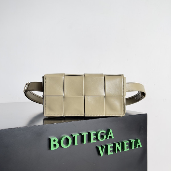 BOTTEGA VENETA MINI BRICK CASSETTE [C1M42-062641] CELINE CHANEL ACCESSORIES LOEWE SHOES LOUIS VUITTON DIRO YSL OTHER BRAND HANDBAGS BALENCIAGA BOTTEGA VENETA GOYARD HERMES BURBERRY VALENTINO GUCCI FENDI MIUMIU CHLOE PRADA BVLGARI SUITCASE NEW ARRIVAL 