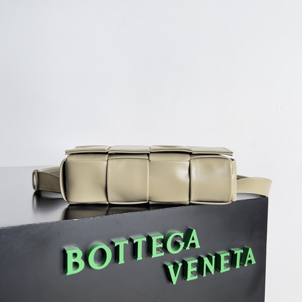 BOTTEGA VENETA MINI BRICK CASSETTE [C1M42-062641] CELINE CHANEL ACCESSORIES LOEWE SHOES LOUIS VUITTON DIRO YSL OTHER BRAND HANDBAGS BALENCIAGA BOTTEGA VENETA GOYARD HERMES BURBERRY VALENTINO GUCCI FENDI MIUMIU CHLOE PRADA BVLGARI SUITCASE NEW ARRIVAL 