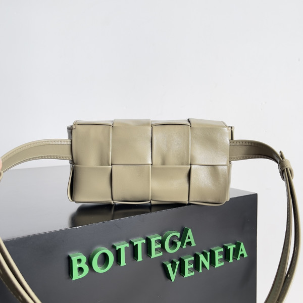 BOTTEGA VENETA MINI BRICK CASSETTE [C1M42-062641] CELINE CHANEL ACCESSORIES LOEWE SHOES LOUIS VUITTON DIRO YSL OTHER BRAND HANDBAGS BALENCIAGA BOTTEGA VENETA GOYARD HERMES BURBERRY VALENTINO GUCCI FENDI MIUMIU CHLOE PRADA BVLGARI SUITCASE NEW ARRIVAL 