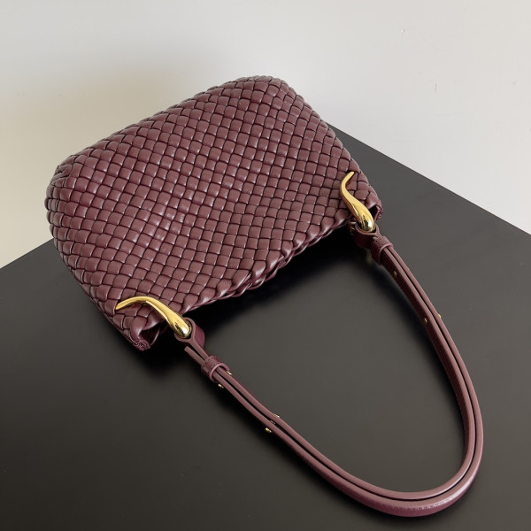 BOTTEGA VENETA Small Clicker Shoulder Bag [C1M42-035226] CELINE CHANEL ACCESSORIES LOEWE SHOES LOUIS VUITTON DIRO YSL OTHER BRAND HANDBAGS BALENCIAGA BOTTEGA VENETA GOYARD HERMES BURBERRY VALENTINO GUCCI FENDI MIUMIU CHLOE PRADA BVLGARI SUITCASE NEW ARRIVAL 