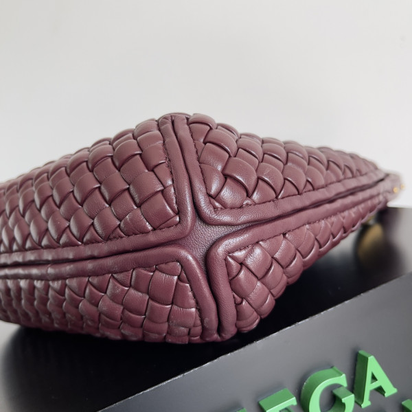 BOTTEGA VENETA Small Clicker Shoulder Bag [C1M42-035226] CELINE CHANEL ACCESSORIES LOEWE SHOES LOUIS VUITTON DIRO YSL OTHER BRAND HANDBAGS BALENCIAGA BOTTEGA VENETA GOYARD HERMES BURBERRY VALENTINO GUCCI FENDI MIUMIU CHLOE PRADA BVLGARI SUITCASE NEW ARRIVAL 