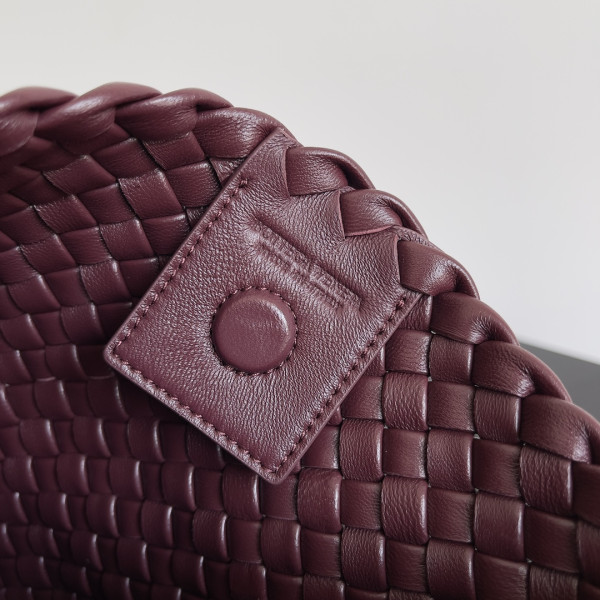 BOTTEGA VENETA Small Clicker Shoulder Bag [C1M42-035226] CELINE CHANEL ACCESSORIES LOEWE SHOES LOUIS VUITTON DIRO YSL OTHER BRAND HANDBAGS BALENCIAGA BOTTEGA VENETA GOYARD HERMES BURBERRY VALENTINO GUCCI FENDI MIUMIU CHLOE PRADA BVLGARI SUITCASE NEW ARRIVAL 