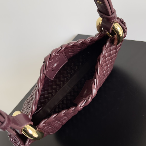 BOTTEGA VENETA Small Clicker Shoulder Bag [C1M42-035226] CELINE CHANEL ACCESSORIES LOEWE SHOES LOUIS VUITTON DIRO YSL OTHER BRAND HANDBAGS BALENCIAGA BOTTEGA VENETA GOYARD HERMES BURBERRY VALENTINO GUCCI FENDI MIUMIU CHLOE PRADA BVLGARI SUITCASE NEW ARRIVAL 