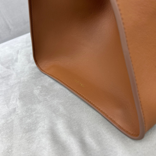 THE ROW MARGAUX 17 [C1M41-100450] CELINE CHANEL ACCESSORIES LOEWE SHOES LOUIS VUITTON DIRO YSL OTHER BRAND HANDBAGS BALENCIAGA BOTTEGA VENETA GOYARD HERMES BURBERRY VALENTINO GUCCI FENDI MIUMIU CHLOE PRADA BVLGARI SUITCASE NEW ARRIVAL 