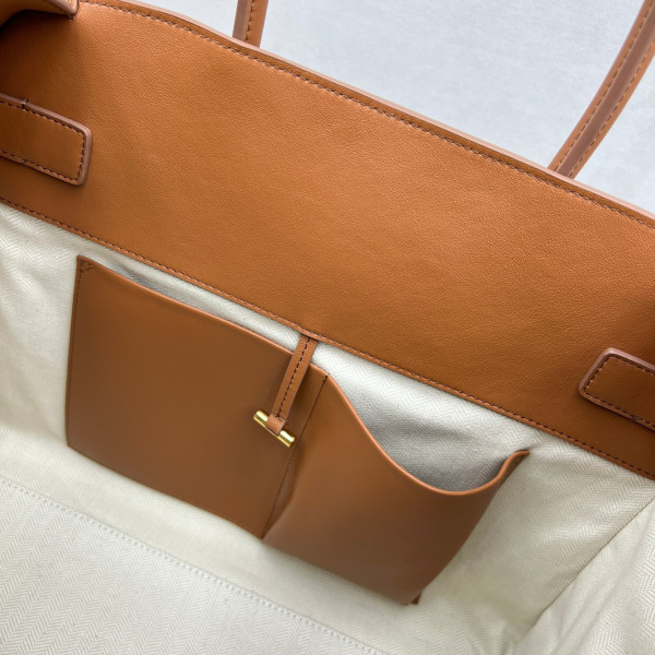 THE ROW MARGAUX 17 [C1M41-100450] CELINE CHANEL ACCESSORIES LOEWE SHOES LOUIS VUITTON DIRO YSL OTHER BRAND HANDBAGS BALENCIAGA BOTTEGA VENETA GOYARD HERMES BURBERRY VALENTINO GUCCI FENDI MIUMIU CHLOE PRADA BVLGARI SUITCASE NEW ARRIVAL 