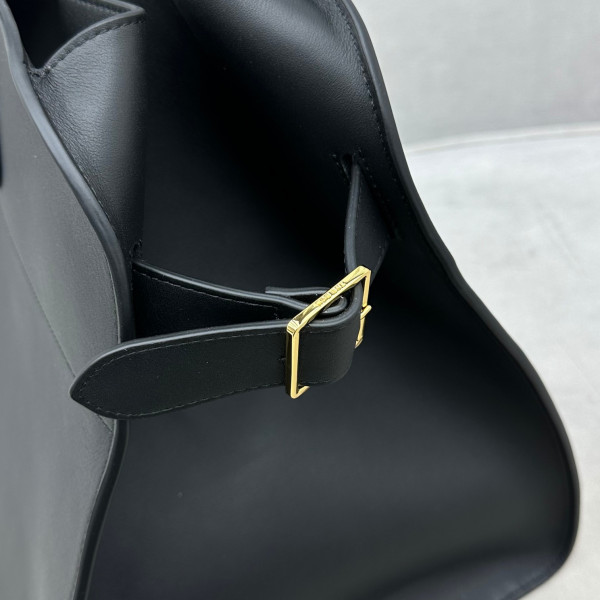 THE ROW MARGAUX 17 [C1M41-100221] CELINE CHANEL ACCESSORIES LOEWE SHOES LOUIS VUITTON DIRO YSL OTHER BRAND HANDBAGS BALENCIAGA BOTTEGA VENETA GOYARD HERMES BURBERRY VALENTINO GUCCI FENDI MIUMIU CHLOE PRADA BVLGARI SUITCASE NEW ARRIVAL 