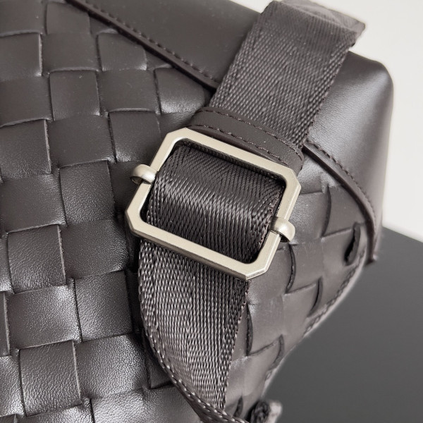 BOTTEGA VENETA Arco Backpack [C1M41-090355] CELINE CHANEL ACCESSORIES LOEWE SHOES LOUIS VUITTON DIRO YSL OTHER BRAND HANDBAGS BALENCIAGA BOTTEGA VENETA GOYARD HERMES BURBERRY VALENTINO GUCCI FENDI MIUMIU CHLOE PRADA BVLGARI SUITCASE NEW ARRIVAL 