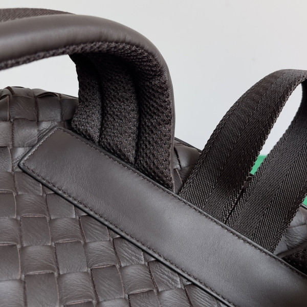 BOTTEGA VENETA Small Intrecciato Backpack [C1M41-085308] CELINE CHANEL ACCESSORIES LOEWE SHOES LOUIS VUITTON DIRO YSL OTHER BRAND HANDBAGS BALENCIAGA BOTTEGA VENETA GOYARD HERMES BURBERRY VALENTINO GUCCI FENDI MIUMIU CHLOE PRADA BVLGARI SUITCASE NEW ARRIVAL 
