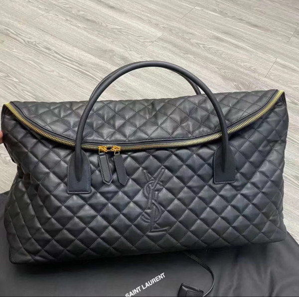 YSL ES GIANT TRAVEL BAG IN QUILTED LEATHER [C1M1Y-083027] CELINE CHANEL ACCESSORIES LOEWE SHOES LOUIS VUITTON DIRO YSL OTHER BRAND HANDBAGS BALENCIAGA BOTTEGA VENETA GOYARD HERMES BURBERRY VALENTINO GUCCI FENDI MIUMIU CHLOE PRADA BVLGARI SUITCASE NEW ARRIVAL 