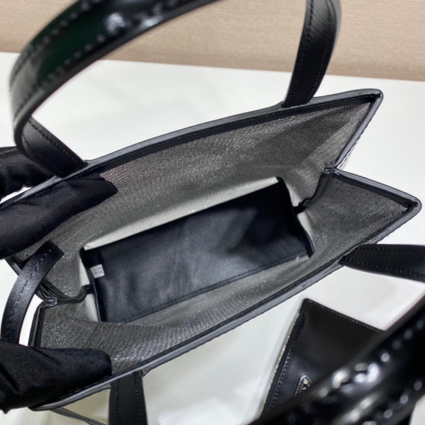 Prada small tote bag [C1M1Y-065537] CELINE CHANEL ACCESSORIES LOEWE SHOES LOUIS VUITTON DIRO YSL OTHER BRAND HANDBAGS BALENCIAGA BOTTEGA VENETA GOYARD HERMES BURBERRY VALENTINO GUCCI FENDI MIUMIU CHLOE PRADA BVLGARI SUITCASE NEW ARRIVAL 