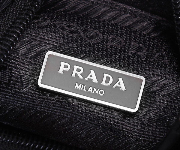 PRADA Re-Nylon tote bag [C1M1Y-064111] CELINE CHANEL ACCESSORIES LOEWE SHOES LOUIS VUITTON DIRO YSL OTHER BRAND HANDBAGS BALENCIAGA BOTTEGA VENETA GOYARD HERMES BURBERRY VALENTINO GUCCI FENDI MIUMIU CHLOE PRADA BVLGARI SUITCASE NEW ARRIVAL 