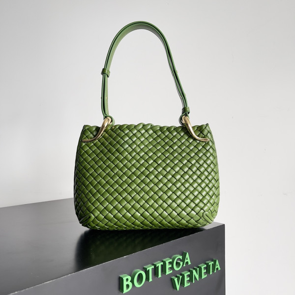 (image for) BOTTEGA VENETA Small Clicker Shoulder Bag