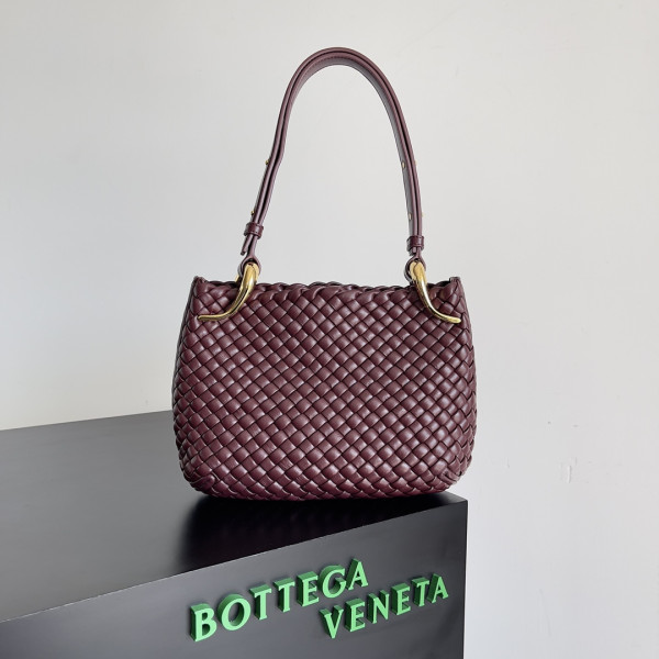 (image for) BOTTEGA VENETA Small Clicker Shoulder Bag