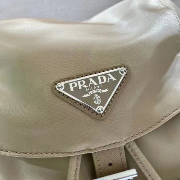 PRADA Re-Nylon Medium Backpack-32-15-30CM [C1M1X-095224] CELINE CHANEL ACCESSORIES LOEWE SHOES LOUIS VUITTON DIRO YSL OTHER BRAND HANDBAGS BALENCIAGA BOTTEGA VENETA GOYARD HERMES BURBERRY VALENTINO GUCCI FENDI MIUMIU CHLOE PRADA BVLGARI SUITCASE NEW ARRIVAL 