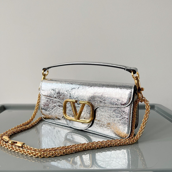 VALENTINO LOC? SMALL SHOULDER BAG IN CALFSKIN [C1M1K-033019] CELINE CHANEL ACCESSORIES LOEWE SHOES LOUIS VUITTON DIRO YSL OTHER BRAND HANDBAGS BALENCIAGA BOTTEGA VENETA GOYARD HERMES BURBERRY VALENTINO GUCCI FENDI MIUMIU CHLOE PRADA BVLGARI SUITCASE NEW ARRIVAL 