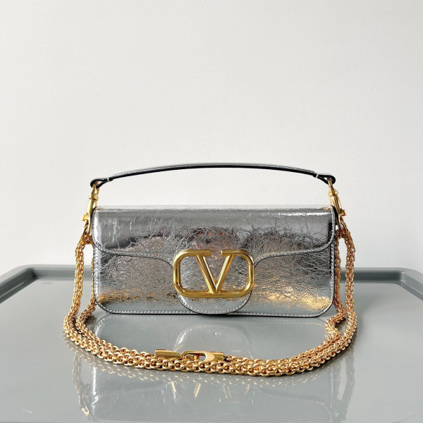 VALENTINO LOC? SMALL SHOULDER BAG IN CALFSKIN [C1M1K-033019] CELINE CHANEL ACCESSORIES LOEWE SHOES LOUIS VUITTON DIRO YSL OTHER BRAND HANDBAGS BALENCIAGA BOTTEGA VENETA GOYARD HERMES BURBERRY VALENTINO GUCCI FENDI MIUMIU CHLOE PRADA BVLGARI SUITCASE NEW ARRIVAL 
