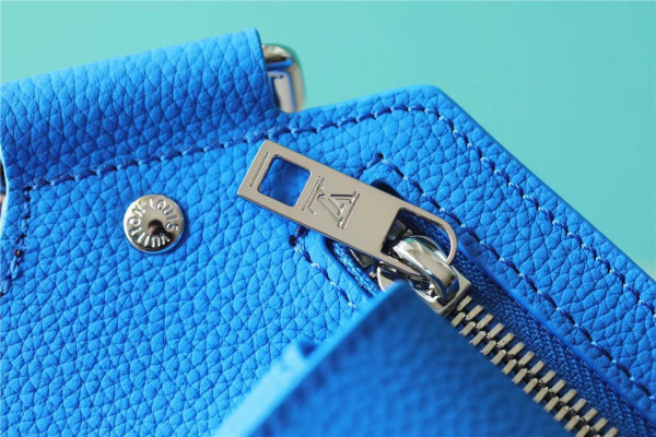 LOUIS VUITTON TAKEOFF SLINGBAG [M22665] CELINE CHANEL ACCESSORIES LOEWE SHOES LOUIS VUITTON DIRO YSL OTHER BRAND HANDBAGS BALENCIAGA BOTTEGA VENETA GOYARD HERMES BURBERRY VALENTINO GUCCI FENDI MIUMIU CHLOE PRADA BVLGARI SUITCASE NEW ARRIVAL 