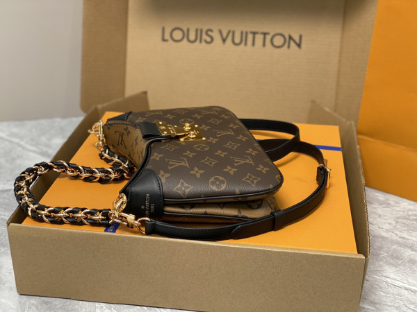 LOUIS VUITTON TWINNY [M46659] CELINE CHANEL ACCESSORIES LOEWE SHOES LOUIS VUITTON DIRO YSL OTHER BRAND HANDBAGS BALENCIAGA BOTTEGA VENETA GOYARD HERMES BURBERRY VALENTINO GUCCI FENDI MIUMIU CHLOE PRADA BVLGARI SUITCASE NEW ARRIVAL 
