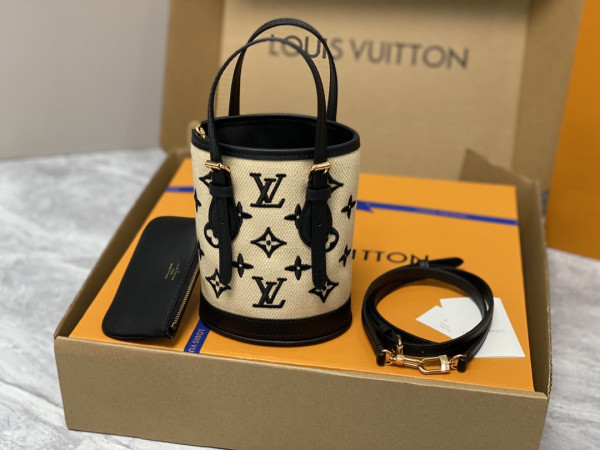LOUIS VUITTON NANO BUCKET [M82418] CELINE CHANEL ACCESSORIES LOEWE SHOES LOUIS VUITTON DIRO YSL OTHER BRAND HANDBAGS BALENCIAGA BOTTEGA VENETA GOYARD HERMES BURBERRY VALENTINO GUCCI FENDI MIUMIU CHLOE PRADA BVLGARI SUITCASE NEW ARRIVAL 