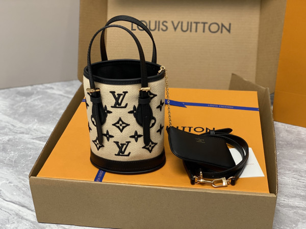 LOUIS VUITTON NANO BUCKET [M82418] CELINE CHANEL ACCESSORIES LOEWE SHOES LOUIS VUITTON DIRO YSL OTHER BRAND HANDBAGS BALENCIAGA BOTTEGA VENETA GOYARD HERMES BURBERRY VALENTINO GUCCI FENDI MIUMIU CHLOE PRADA BVLGARI SUITCASE NEW ARRIVAL 