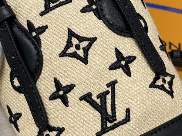 LOUIS VUITTON NANO BUCKET [M82418] CELINE CHANEL ACCESSORIES LOEWE SHOES LOUIS VUITTON DIRO YSL OTHER BRAND HANDBAGS BALENCIAGA BOTTEGA VENETA GOYARD HERMES BURBERRY VALENTINO GUCCI FENDI MIUMIU CHLOE PRADA BVLGARI SUITCASE NEW ARRIVAL 