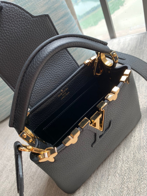(image for) LOUIS VUITTON CAPUCINES MINI