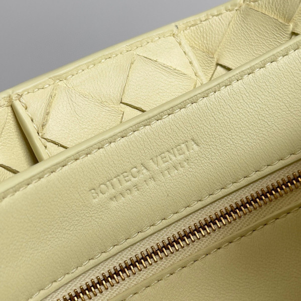 (image for) BOTTEGA VENETA MEDIUM ANDIAMO