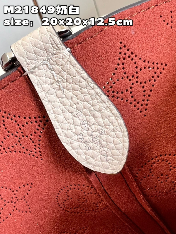 (image for) LOUIS VUITTON BLOSSOM PM