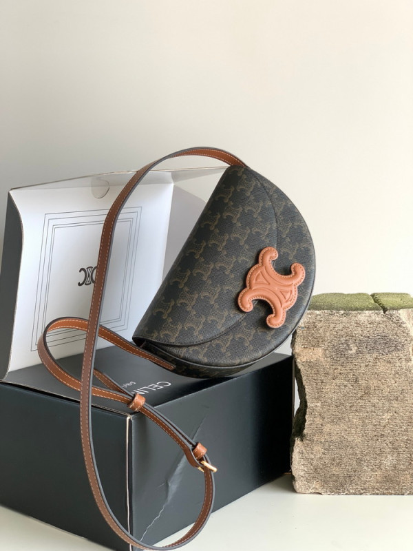 CELIN* BESACE CUIR TRIOMPHE (image for) CELIN* BESACE CUIR TRIOMPHE
