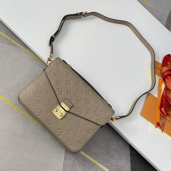 LOUIS VUITTON POCHETTE M?TIS (image for) LOUIS VUITTON POCHETTE M?TIS