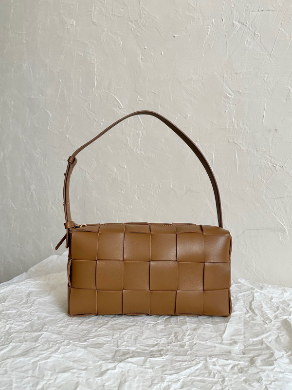 (image for) BOTTEGA VENETA BRICK CASSETTE