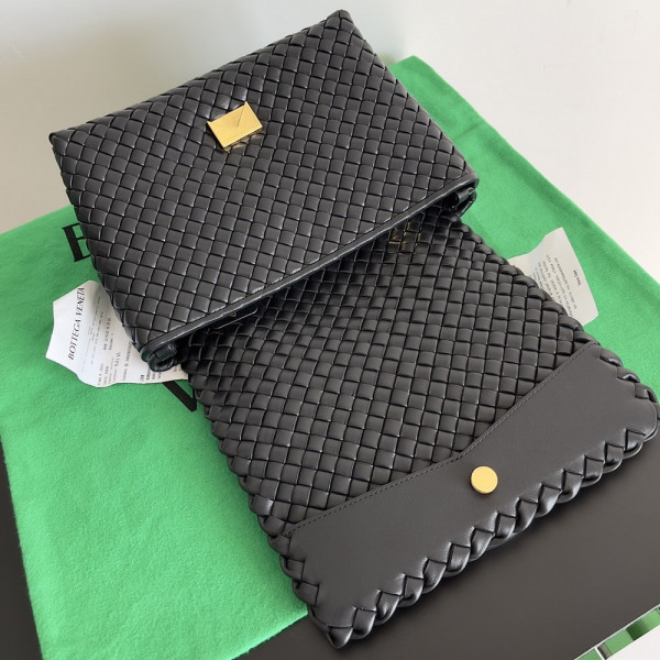 (image for) BOTTEGA VENETA Patti Top Handle Bag