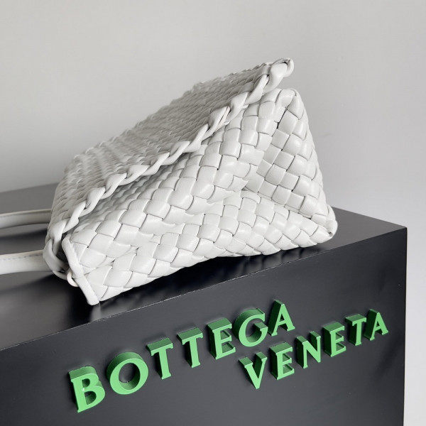 (image for) BOTTEGA VENETA Patti Top Handle Bag