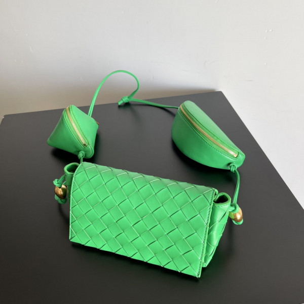 (image for) BOTTEGA VENETA Pouch On Strap