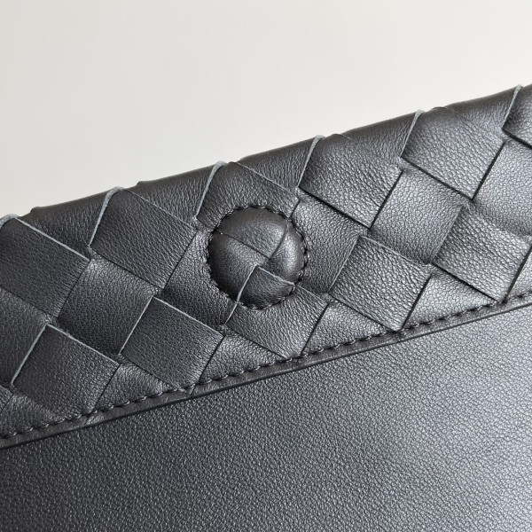 BOTTEGA VENETA Pouch On Strap [C1ESS-071712] CELINE CHANEL ACCESSORIES LOEWE SHOES LOUIS VUITTON DIRO YSL OTHER BRAND HANDBAGS BALENCIAGA BOTTEGA VENETA GOYARD HERMES BURBERRY VALENTINO GUCCI FENDI MIUMIU CHLOE PRADA BVLGARI SUITCASE NEW ARRIVAL 