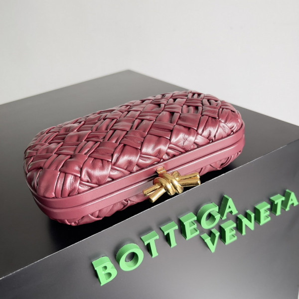 BOTTEGA VENETA Knot Minaudiere [C1ESS-065050] CELINE CHANEL ACCESSORIES LOEWE SHOES LOUIS VUITTON DIRO YSL OTHER BRAND HANDBAGS BALENCIAGA BOTTEGA VENETA GOYARD HERMES BURBERRY VALENTINO GUCCI FENDI MIUMIU CHLOE PRADA BVLGARI SUITCASE NEW ARRIVAL 